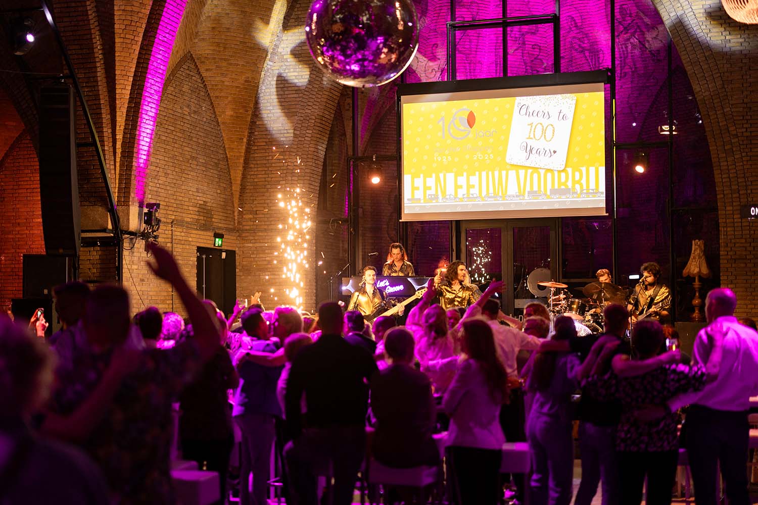 Van der Stappen uitvaartverzorging_100 jaar_feest